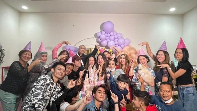 6 Momen Ulang Tahun Natasha Wilona, Dapat Kejutan dari Pemain 'Anak Band'