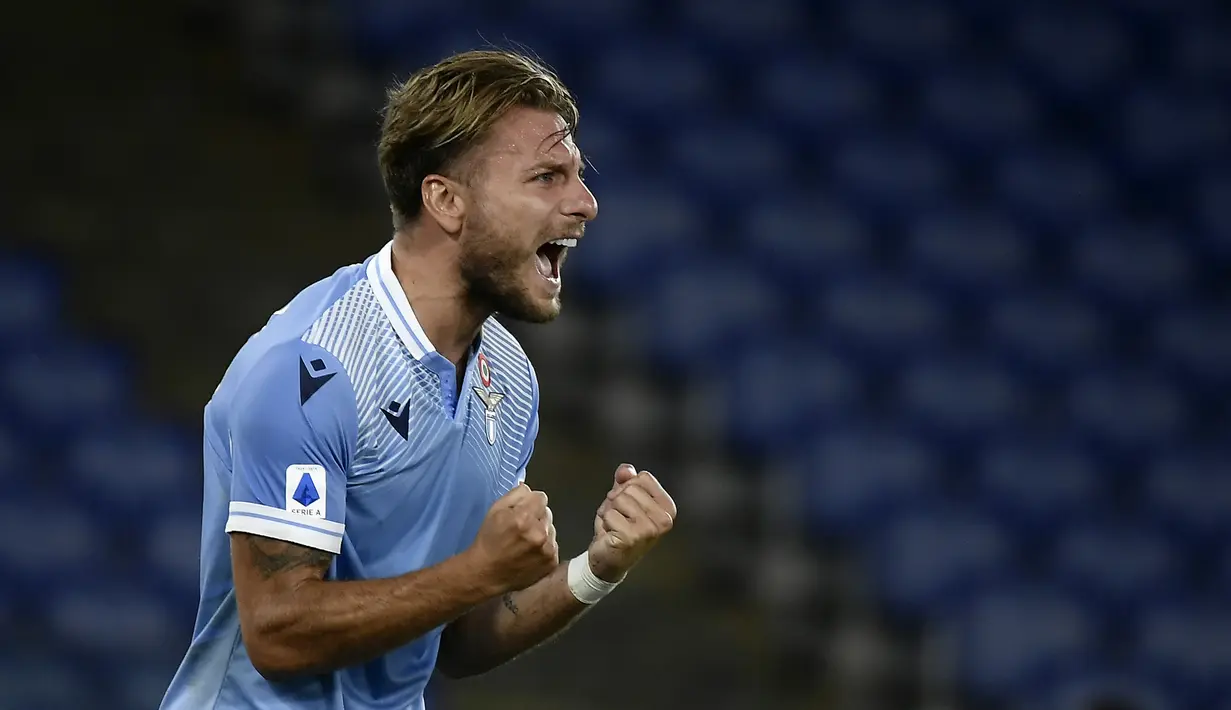 3. Ciro Immobile (28 gol) - Performa Ciro Immobile bersama Lazio sepanjang tahun 2020 ini sangat mengagumkan. Bomber asal Italia ini menyumbangkan 28 gol untuk Lazio di semua kompetisi sepanjang tahun 2020. (AFP/Filippo monteforte)
