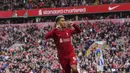 <p>Roberto Firmino. Striker Liverpool berusia 31 tahun ini mampu menjadi pengganti ketajaman Mohamed Salah yang seakan hilang di awal musim 2022/2023 ini. Dari 7 laga di Liga Inggris, ia mampu mencetak 6 gol dan 3 assist. Aksi terbaiknya tentu saja saat Liverpool berpesta 9 gol tanpa balas ke gawang Bournemouth di pekan ke-4 (27/8/2022) di mana ia mampu mencetak 2 gol dan menyumbang 3 assist. (PA via AP/Peter Byrne)</p>