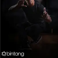 Kemampuan bela diri telah menghantarkan Yayan ke gerbang kesuksesan sebagai aktor ternamaan negeri. Namun aktor asal Tasikmalaya ini tetap rendah hati. (Febio Hernanto/Bintang.com)