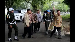 Ketum Partai Gerindra, Prabowo Subianto saat tiba di Kompleks Istana Kepresidenan Bogor untuk menemui Presiden Joko Widodo, Kamis (29/1/2015). (Liputan6.com/Faizal Fanani)