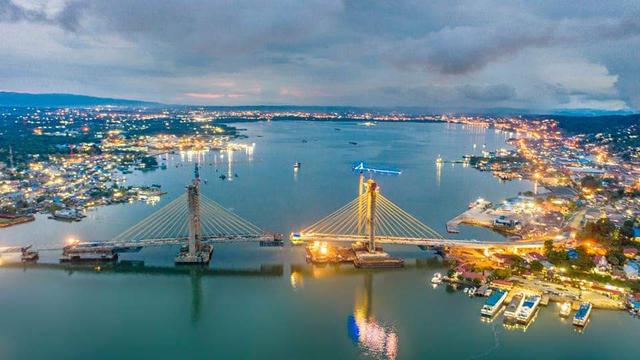Jembatan Teluk Kendari.(Foto Rahmat Ladae untuk Liputan6.com)