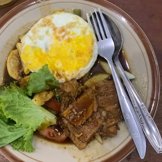 Rekomendasi Tempat Makan Enak Sekitar Stasiun Purwosari Solo