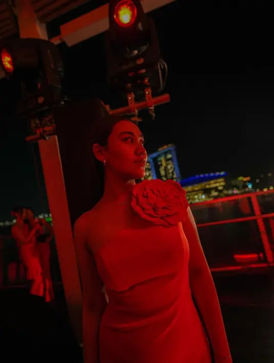 Pujian mengalir memenuhi kolom komentar Aaliyah. Melihat penampilan Aaliyah, banyak pula netizen yang termotivasi ingin memiliki tubuh yang bugar dan sehat seperti Aaliyah. [Foto: Instagram/aaliyah.massaid]