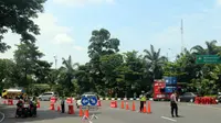 Suasana hari kedua PSBB di Surabaya Raya pada Rabu, 29 April 2020. (Foto: Liputan6.com/Dian Kurniawan)