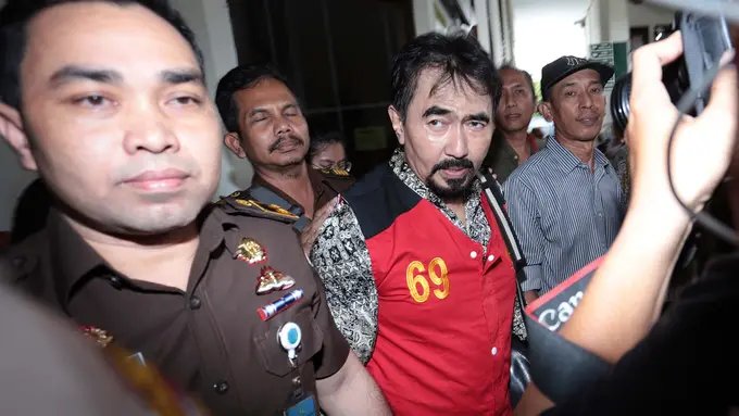 [Bintang] Gatot Brajamusti