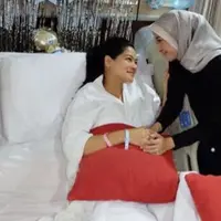 Laudya Cynthia Bella jenguk Titi Kamal usai melahirkan (Instagram/@laudyacynthiabella)