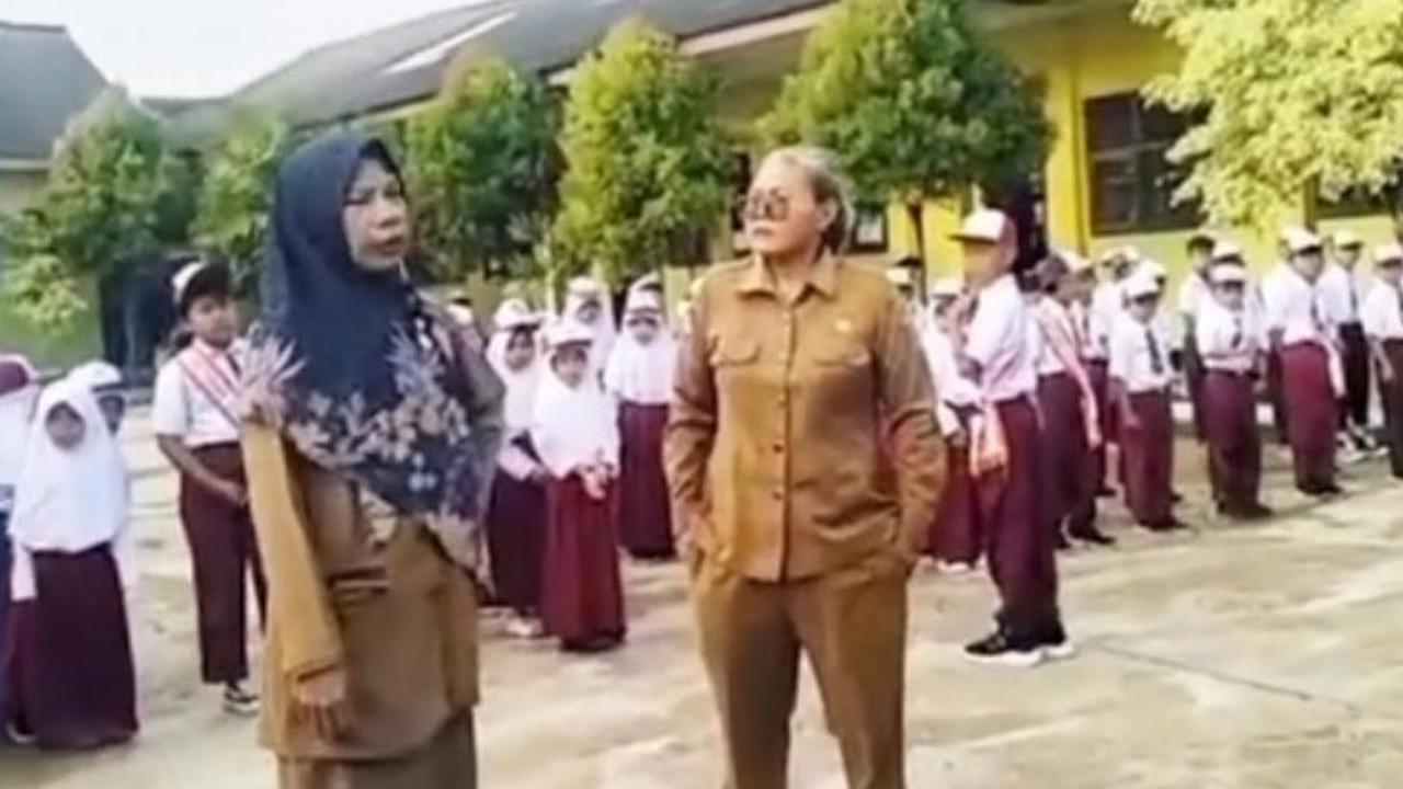 Guru SD di Lampung Viral karena Marahi dan Ingin Cekik Murid, Ternyata Begini Faktanya