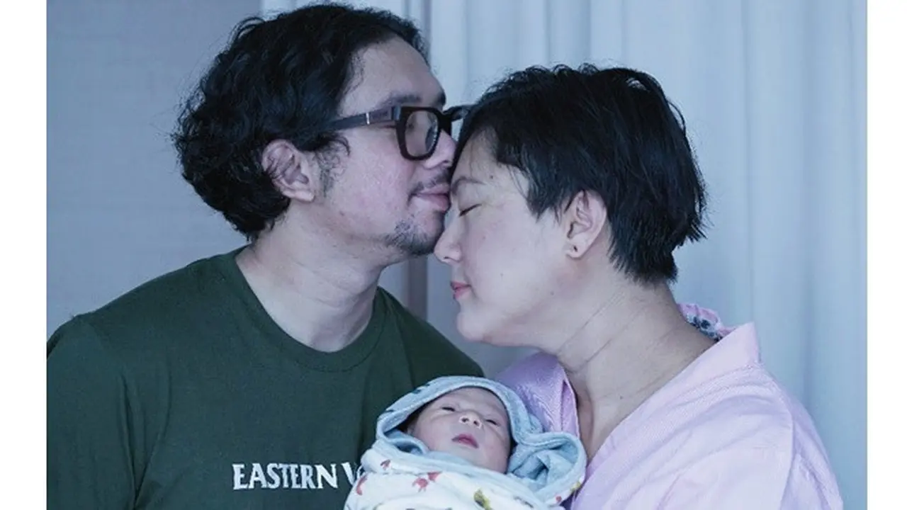 5 Potret Terbaru Poppy Sovia Usai Melahirkan, Bobot Naik 18 Kg