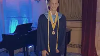 Cody Simpson mendapat kehormatan memberikan pidato di acara wisuda sekolah angkatannya.