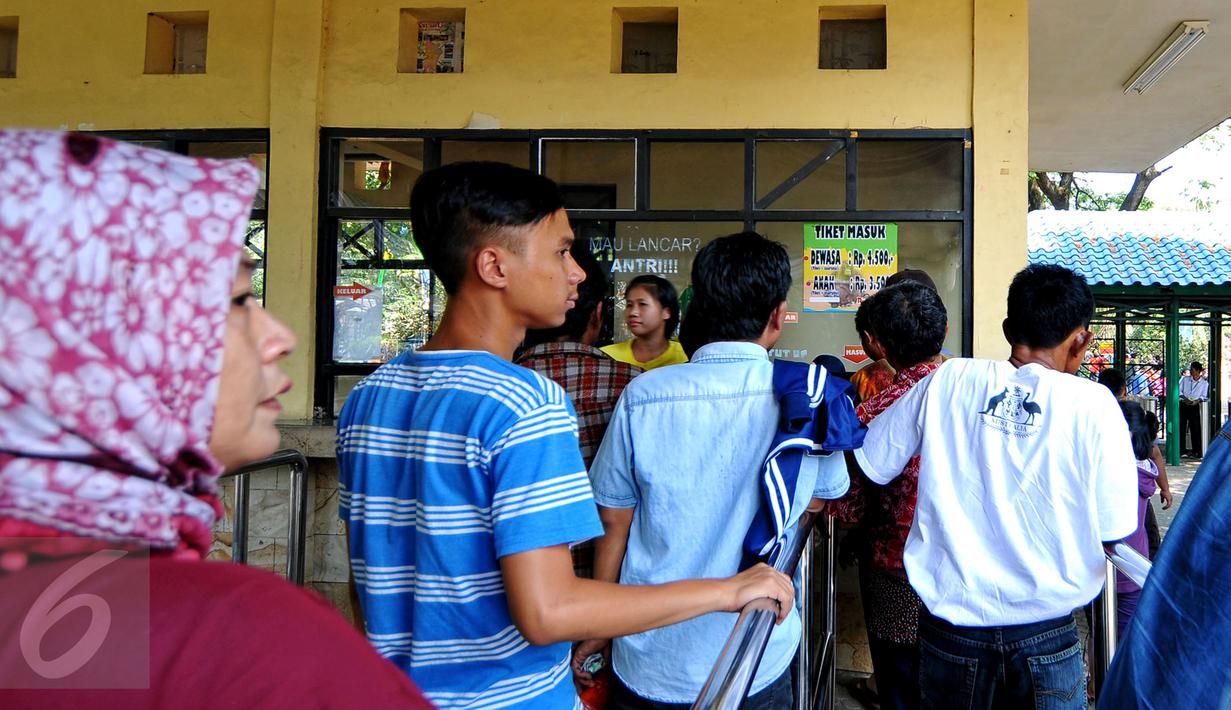 Hari Kedua Lebaran, Ragunan di Serbu Warga - Foto Liputan6.com