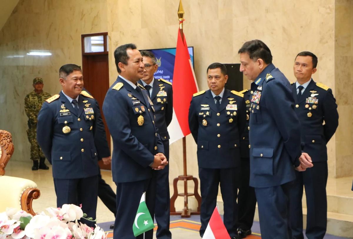 FOTO: Kasau Sambut Kunjungan Kepala Angkatan Udara Pakistan