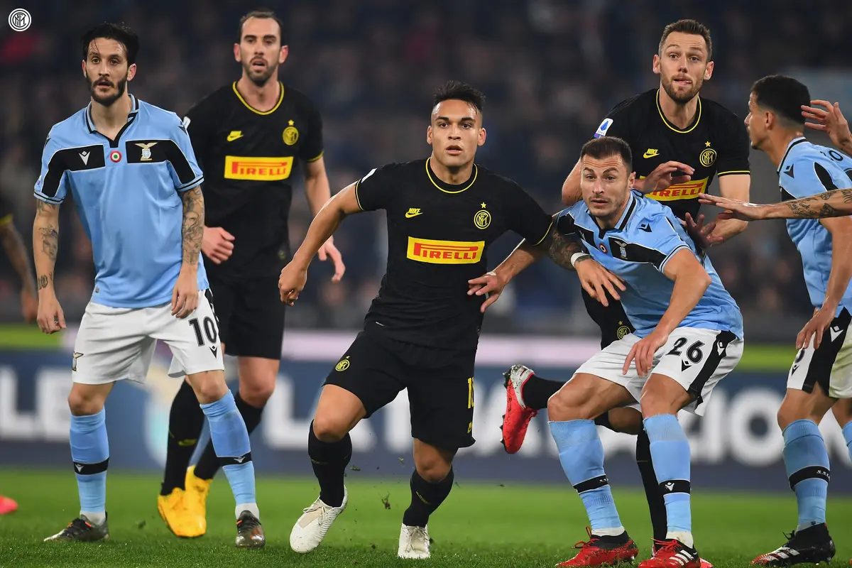 Jalannya pertandingan antara Lazio melawan Inter Milan di Stadion Olimpico, Roma, Senin (17/2/2020) dini hari WIB