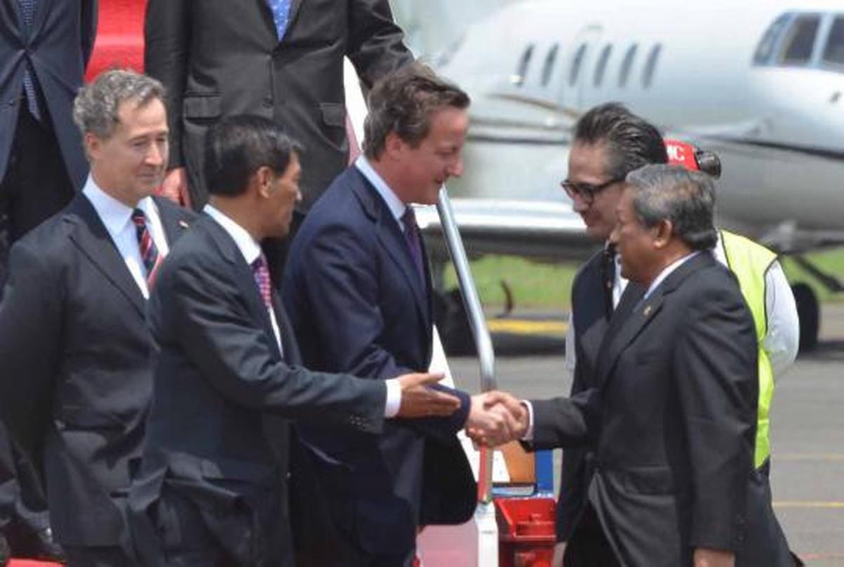 PM Cameron tiba di Jakarta