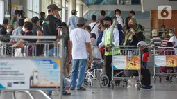 Pemerintah Provinsi NTB memperkuat perekonomian lewat Industri Pariwisata dan berkolaborasi dengan Bank Syariah Indonesia untuk menjadi role model pariwisata halal di Indonesia. Pariwisata halal menjadi pasar yang menjanjikan menyusul melonggarnya PPKM. (Liputan6.com/Rizki)
