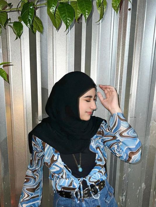 Tengku Syaira Anataya atau Chacha juga memiliki bakat seperti sang ibu dari menjadi model hingga jago bermain akting di beberapa sinetron terkenal. (FOTO: instagram.com/osnapitzcha/)