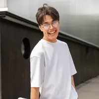 ilustrasi pria tersenyum/Photo by Gabby k from Pexels