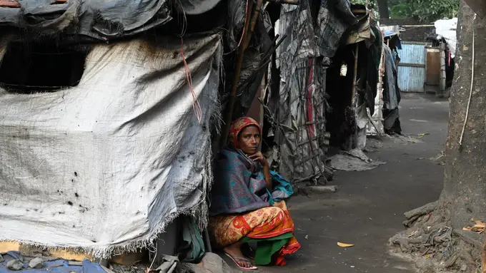 Viral Seorang Youtuber Indonesia Bantu Tunawisma Jalanan dengan Berbagi Uang Dollar di Los Angeles