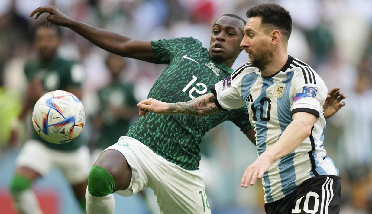 Rekor lainnya adalah ketika ia menjadi pemain Amerika Selatan pertama yang berhasil bermain di lima edisi Piala Dunia. Ia pertama kali debut di Piala Dunia 2006, lalu tampil di 2010, 2014, 2018 dan kini di tahun 2022. (AP Photo/Jorge Saenz)