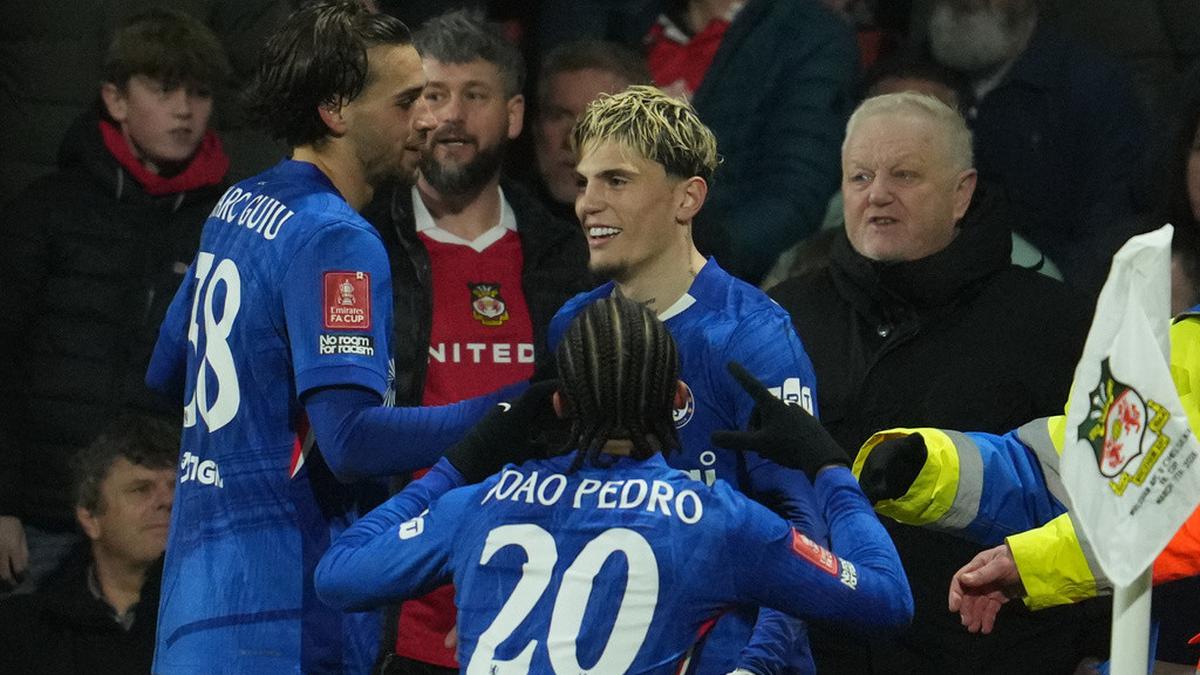 Jadi Pahlawan Chelsea di Kandang Wrexham, Liam Rosenior Puji Habis Alejandro Garnacho