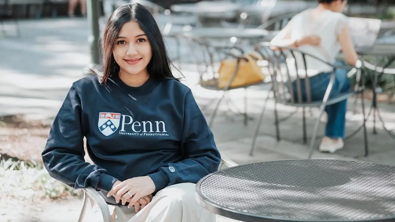 Potret Terbaru Erina Gudono Tampil Flawless dengan Bare Face Khas Mahasiswa Jelang Melahirkan