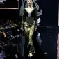 Fashion show kreasi batik 3E di acara "Red Carpet Gala" di InterContinental Jakarta Pondok Indah, Jakarta Selatan, 7 Juni 2024. (Liputan6.com/Asnida Riani)
