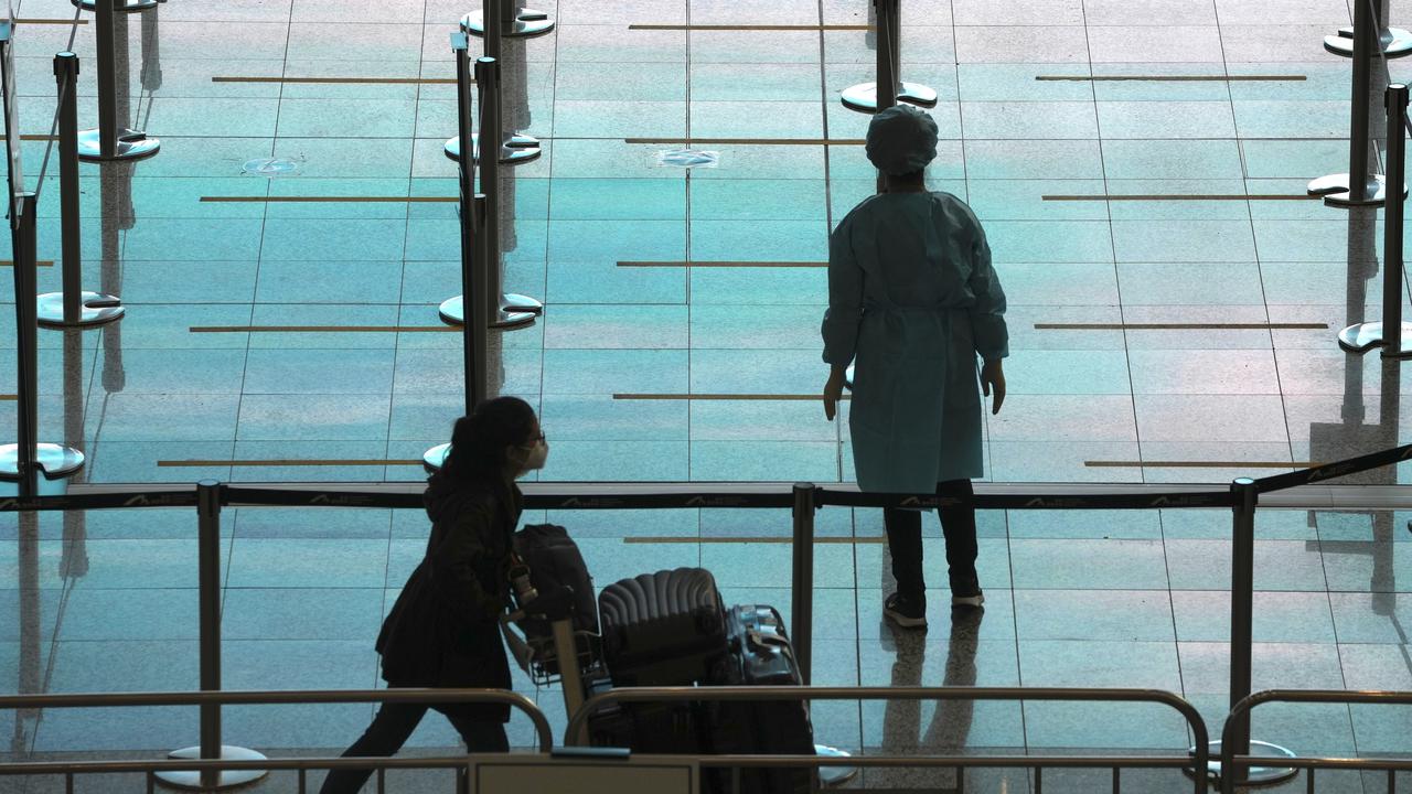 Hong Kong Cabut Larangan Penerbangan Asing