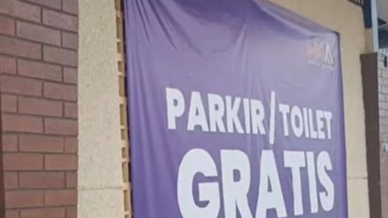 Ketika di toilet umum, ia menemukan tas pemudik yang tertinggal dengan posisi tergantung di tembok. Lantaran tak berani membuka sendirian, Aiptu Supriyanto kemudian membawa tas tersebut ke pos untuk diperiksa bersama sekuriti dan pramubakti (office boy) r
