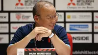 Pelatih Vietnam, Park Hang-seo pada sesi konferensi pers usai pertandingan melawan Timnas Indonesia di semifinal Piala AFF 2022. (Bagaskara Lazuardi/Bola.com)