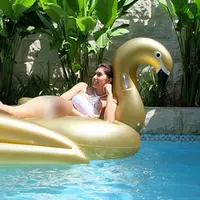 Ada ada saja ulah netizen. Saat Tyas Mirasih mengunggah foto dengan bikini di kolam renang diatas pelambung besar berbentuk bebek, banyak memunculkan komentar. (Instagram/tyasmirasih)