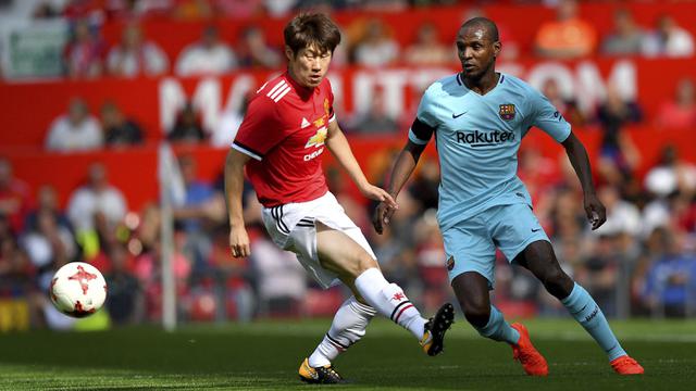 Manchester United, Barcelona, Laga amal
