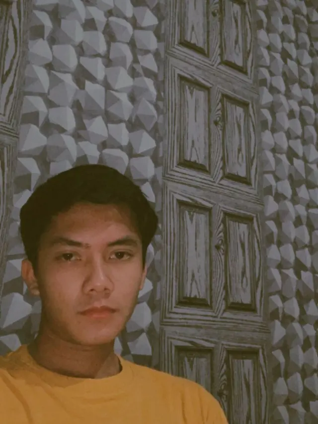 6 Potret Seleb TikTok Ridhho Disebut Mirip Iqbaal Ramadhan, Bak Kembaran