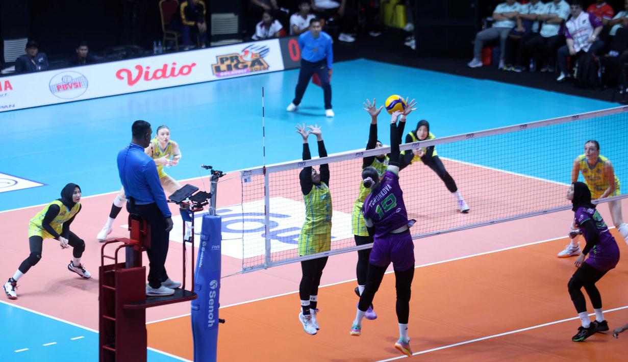 JPE sukses mengalahkan Jakarta Electric PLN Mobile 3-2 (25-22, 25-22, 21-25, 18-25, 15-8) pada laga Final Four seri kedua putaran kedua di GOR Sritex Arena Solo, Minggu (12/4/2026) malam. (Dok. PBVSI)