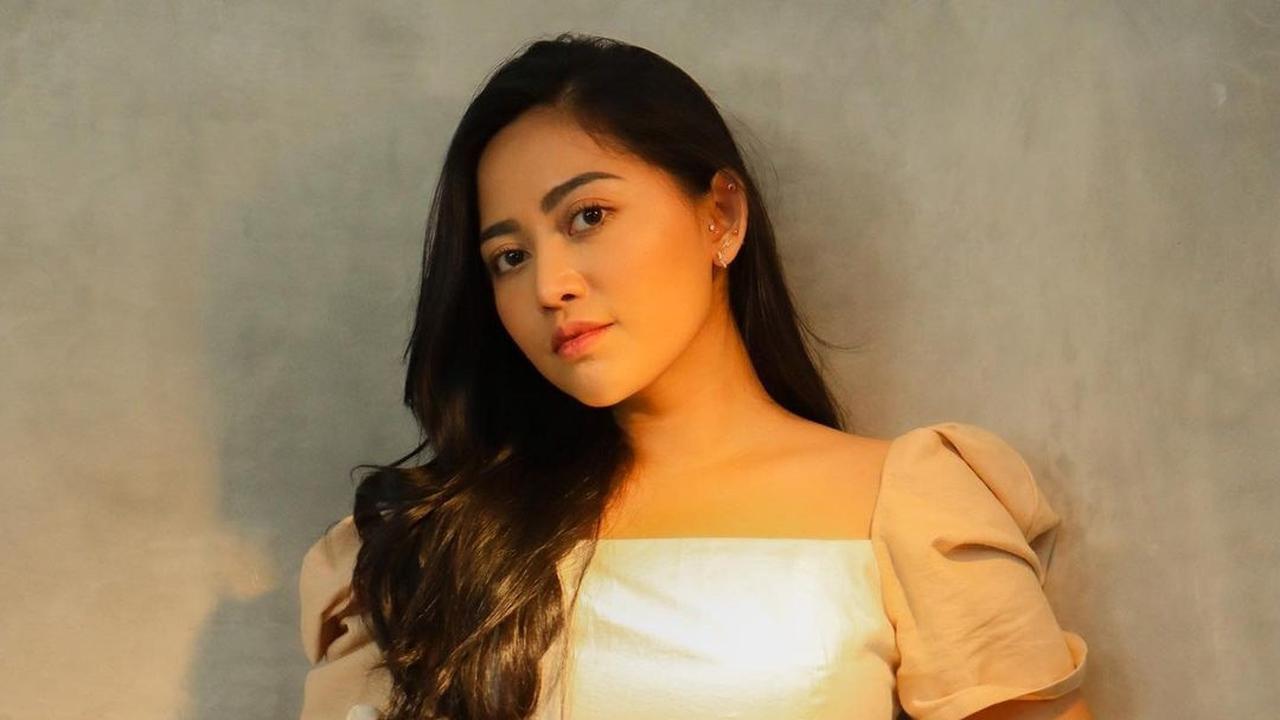 Berat Badan Turun 9 Kg, Ini 6 Potret Rachel Vennya Pamer Wajah Makin Tirus