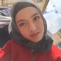 Raline Shah saat mengenakan hijab (Instagram/@ralineshah)