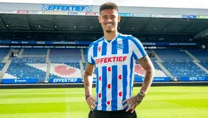 Pakai Nomor Punggung 2, Mees Hilgers Resmi Berseragam SC Heerenveen
