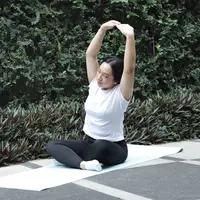 Stretching./Copyright Fimela - Risang Abel