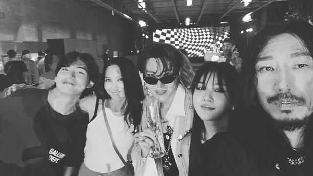 V dan J-Hope BTS bersama Yoon Mirae dan Tiger JK. (Instagram/ drunkentigerjk)