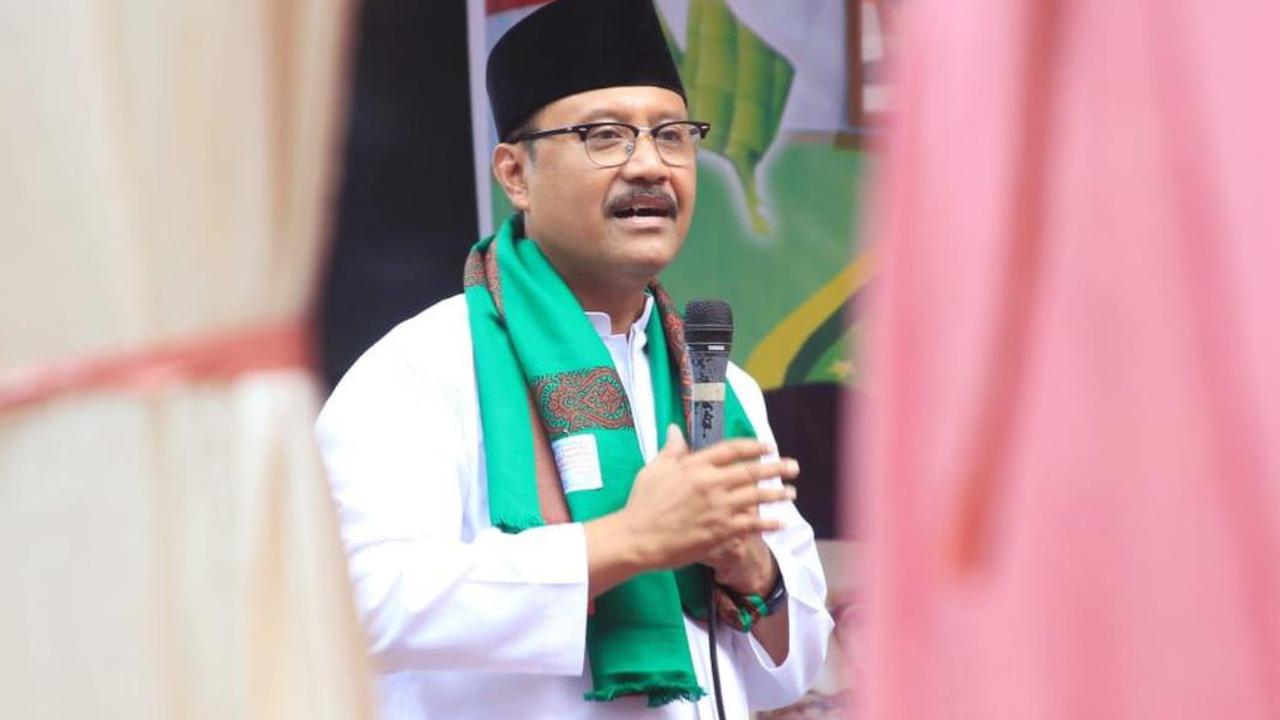 Momen Seru Mensos Gus Ipul di Bantargebang, Main Pingpong dengan Bocah SD hingga Rencanakan Beasiswa Kuliah untuk Pemulung