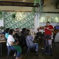 Tak hanya icip-icip makanan, diskusi kuliner siaga bencana yang dihadirkan Jalansutra juga mengajarkan banyak hal soal bencana. (Fimela.com/Nurwahyunan)