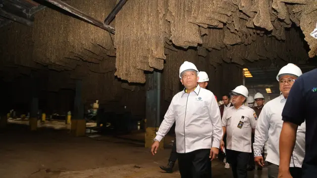 Wamenaker Apresiasi PT Hok Tong Jambi Serap 100 Persen Pekerja Lokal dan Raih Zero Accident
