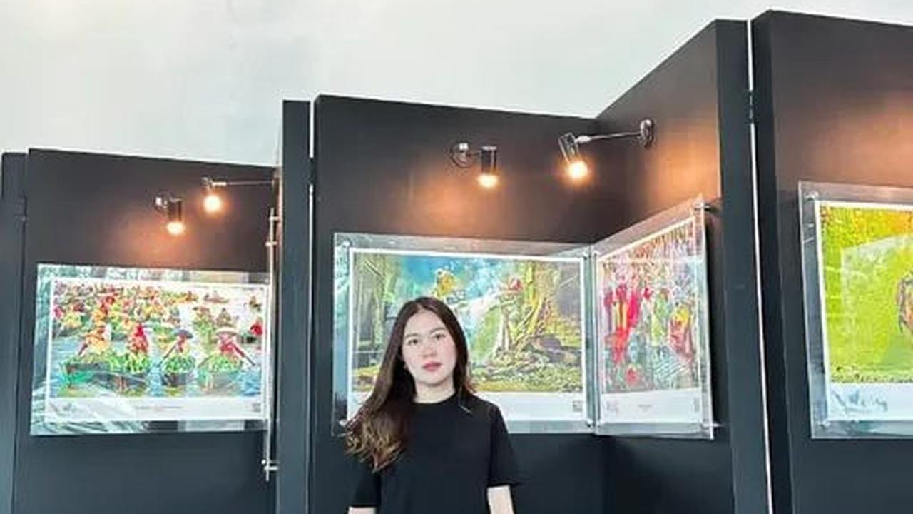 Pada usia 25 tahun, ibu 4 anak ini pun berhasil menjadi orang kaya raya dengan omset miliaran per bulan. Kesuksesannya itu membuat Melvina dijuluki sebagai Crazy Rich Palembang.