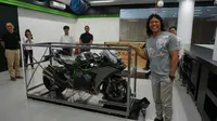 Pengusaha asal Kalimantan jadi pemilik satu-satunya Kawasaki Ninja H2 Carbon (Foto: KMI)