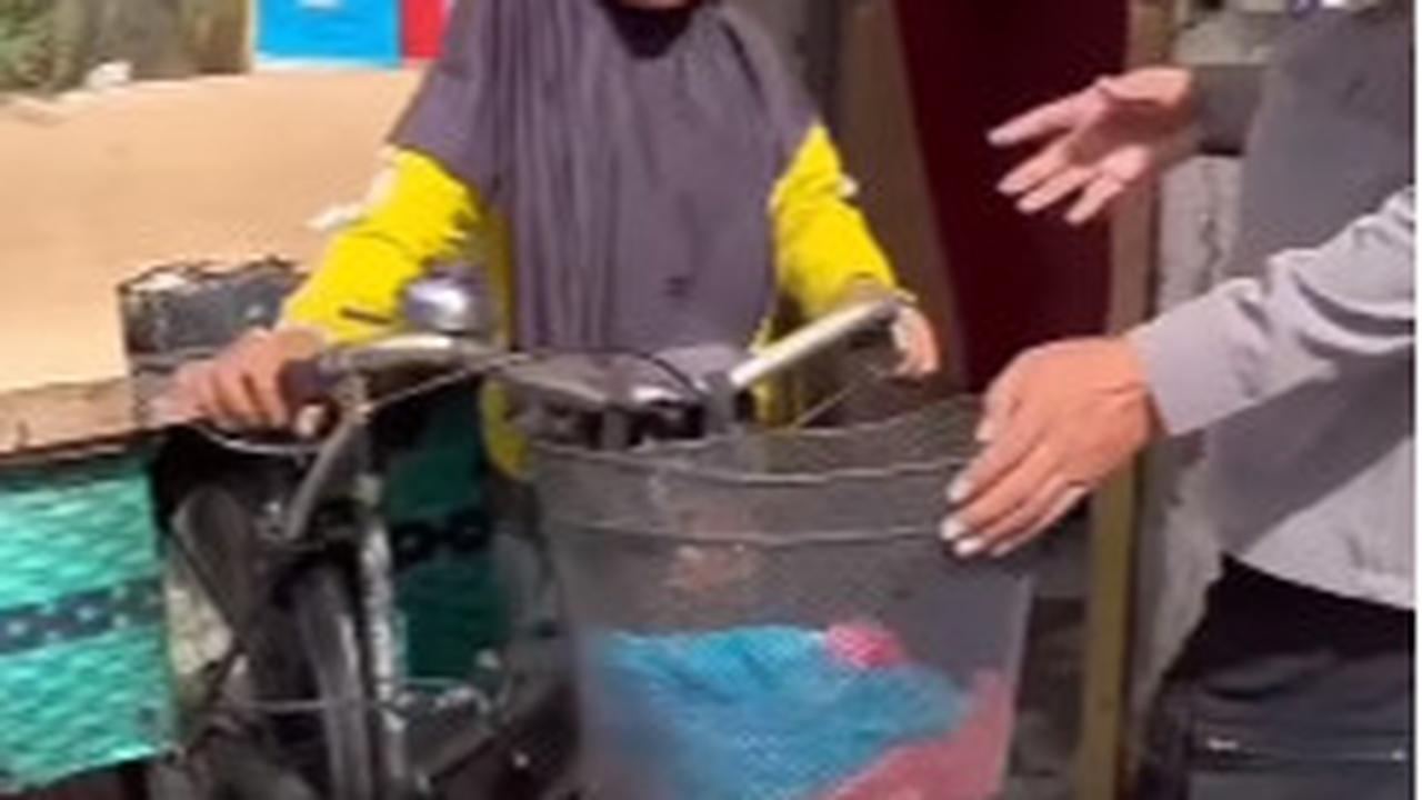 Nestapa Gadis Cilik Cantik Mendadak jadi Tulang Punggung Keluarga