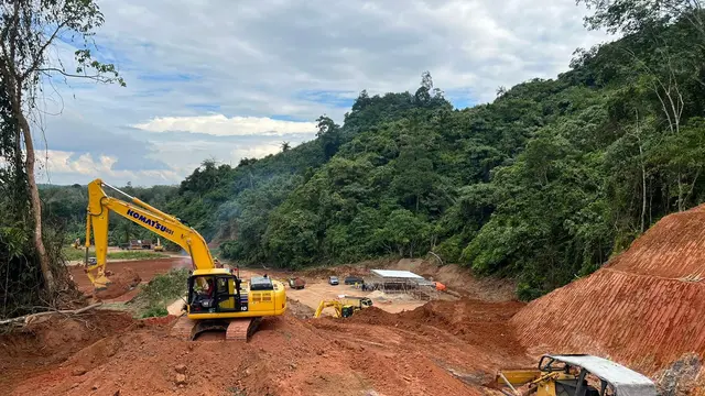 PLN mendukung pembangunan Pembangkit Listrik Tenaga Mikro Hidro (PLTMh) Batanghari. Pembangunan PLTMh di daerah Dharmasraya ini telah dimulai 10 Juni 2022 oleh PT Brantas Total Energi. (Dok PLN)