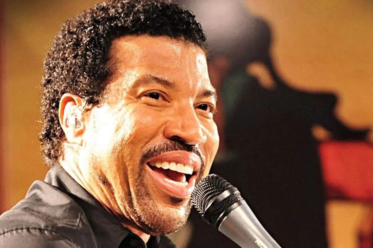lionel-140219c.jpg