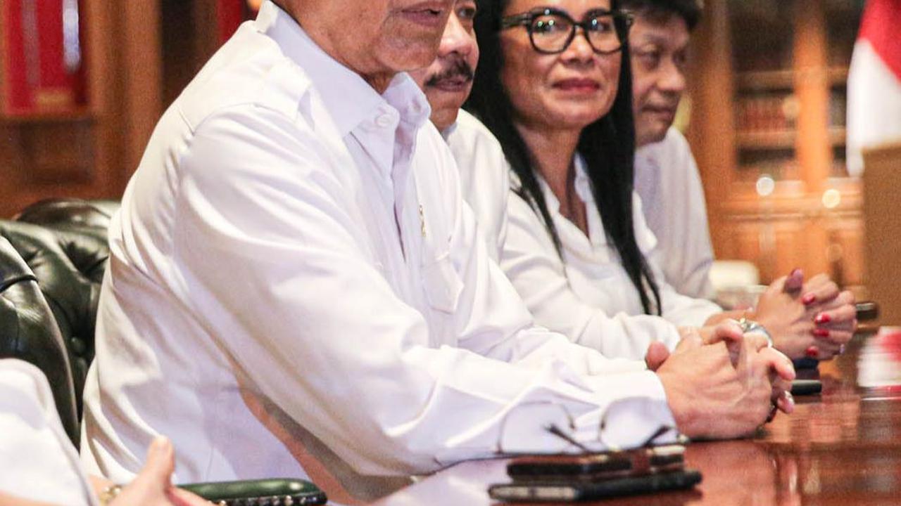 "Dan kembali tadi diundang untuk berdiskusi, bertukar pikiran, dan insyaallah nanti kita harapkan bersama, akan berjuang bersama," sambung dia. <br>