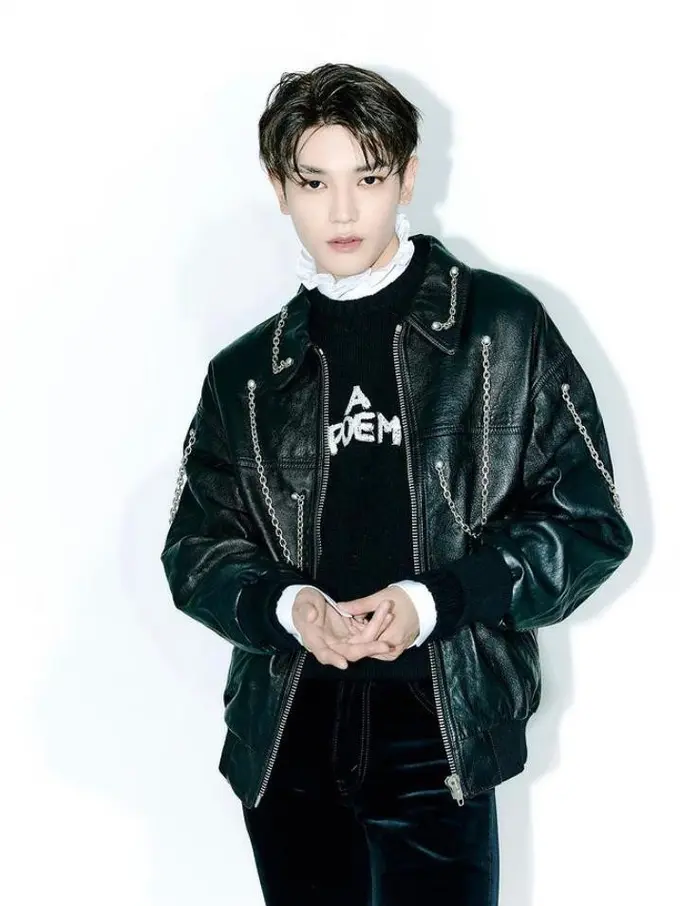 8 Potret Gaya Hypebeast Taeyong, Personel NCT Paling Modis yang Berulang Tahun Hari Ini