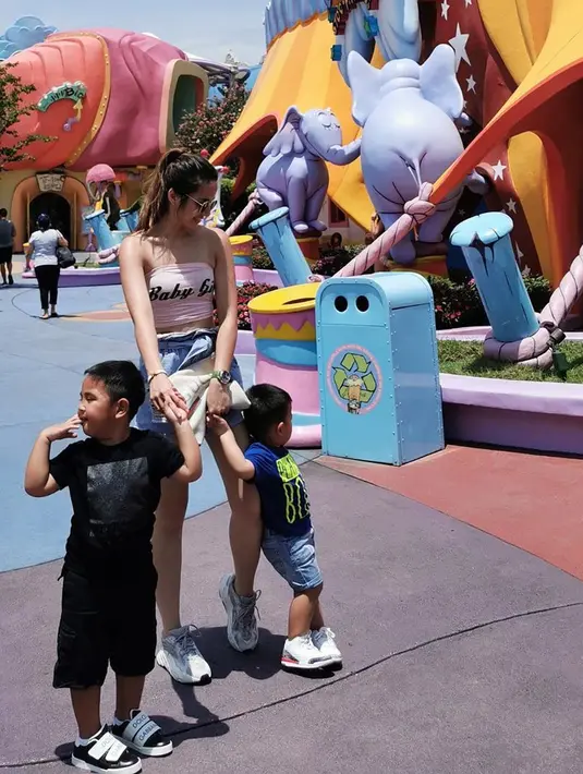 Nia Ramadhani dan Ardie Bakrie