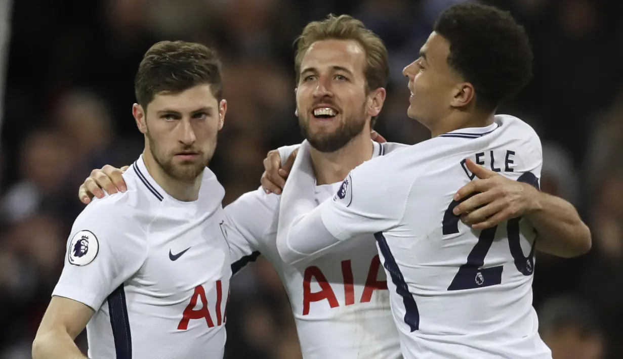 Para pemain Tottenham merayakan gol Harry Kane ke gawang Watford pada lanjutan Premier League di Wembley stadium, London, (30/4/2018). Tottenham menang 2-0. (AP/Kirsty Wigglesworth)